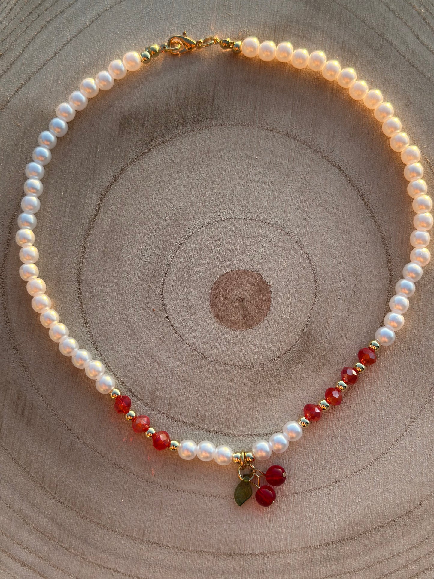 Perlenkette „Sweet Cherry“ – handgemacht mit Liebe 🍒